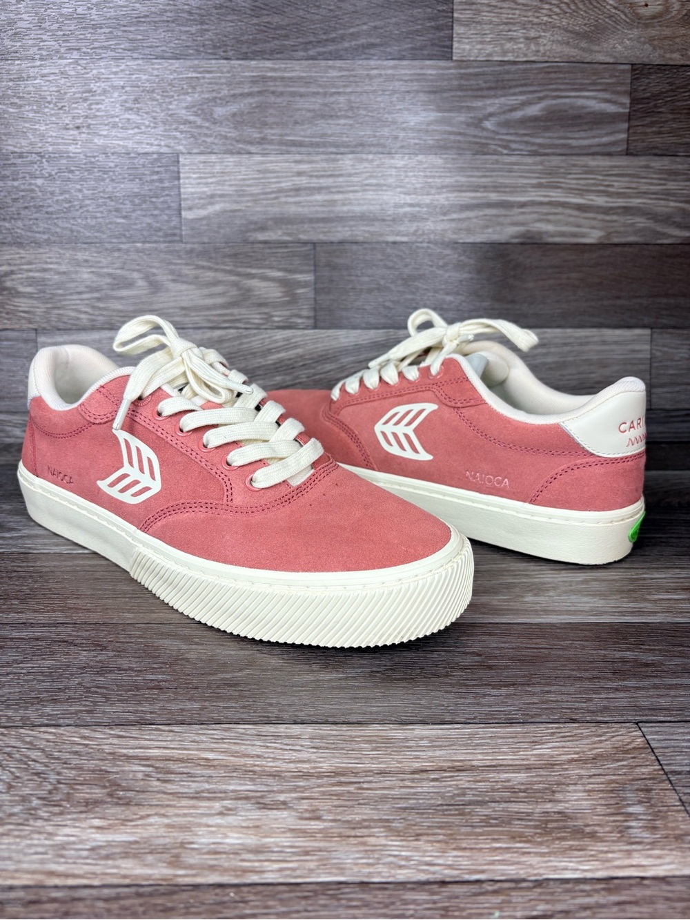 Cariuma Naioca Suede Pro Skateboard Sneakers in Watermelon/Ivory M Sz 9.5 W 11